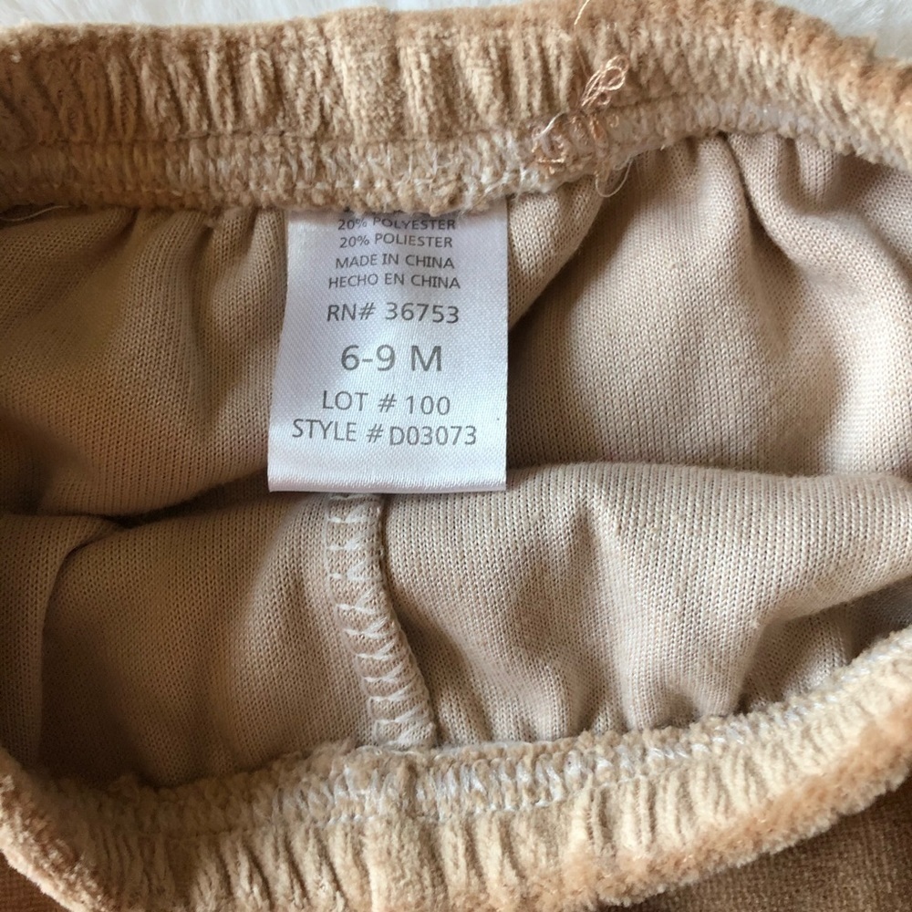 Baby girl two piece outfit hooded shirt size 6-9 months red and beige - Picture 8 of 9